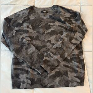 Gray Camouflage Women’s Cashmere Sweater, Size Small